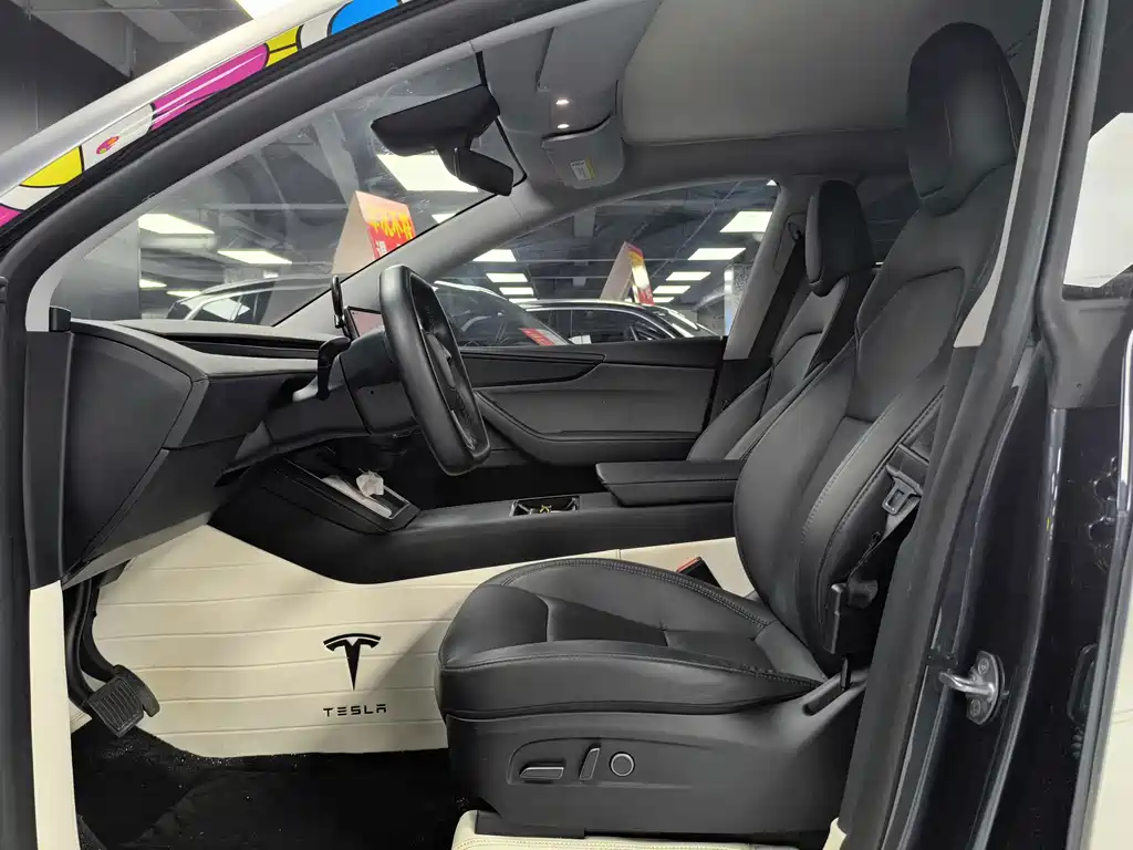 Tesla Model Y — фото 5