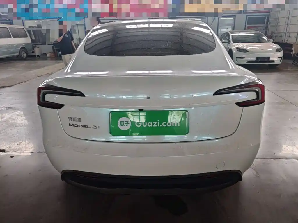 Tesla Model 3 — фото 4