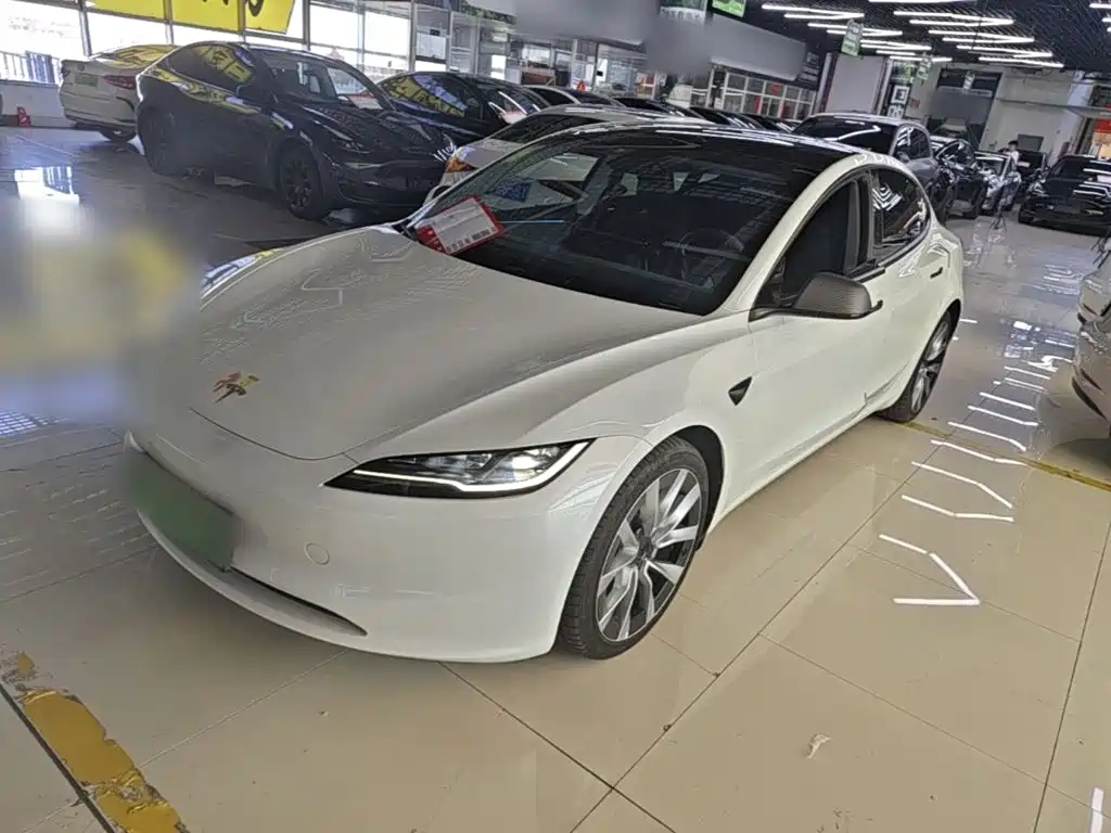 Tesla Model 3 — фото 2