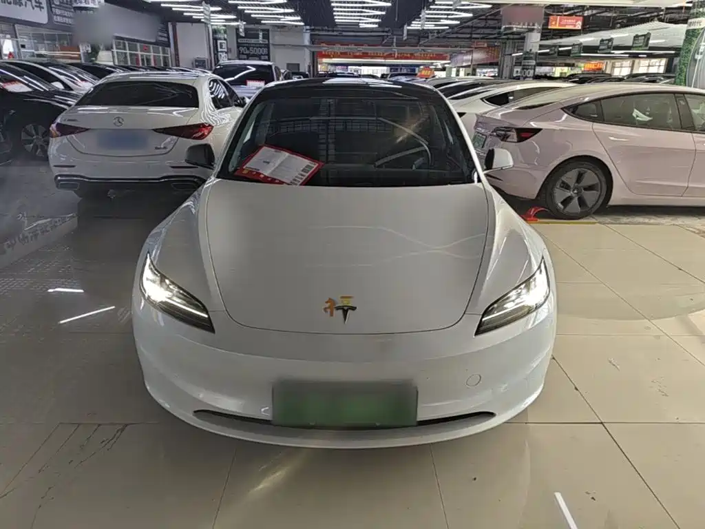 Tesla Model 3 — фото 3