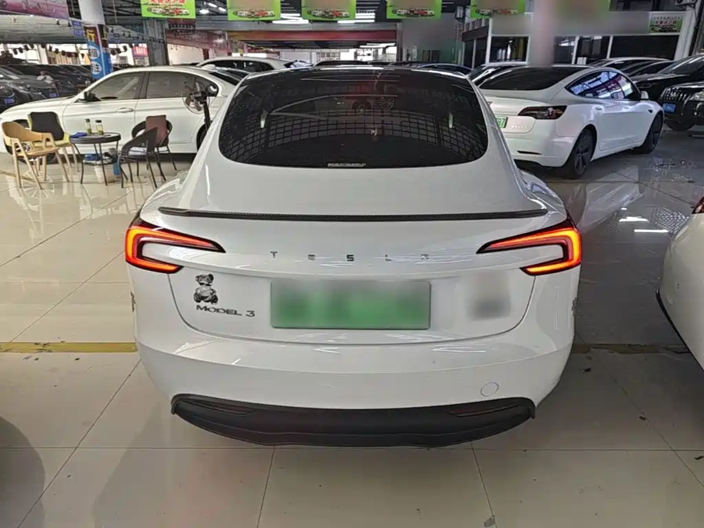 Tesla Model 3 — фото 6
