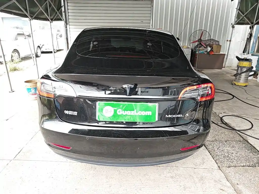 Tesla Model 3 — фото 6