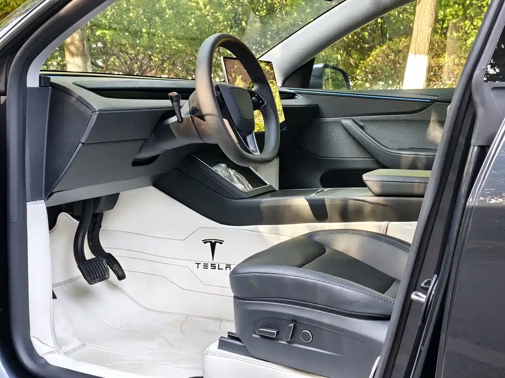 Tesla Model Y — фото 4