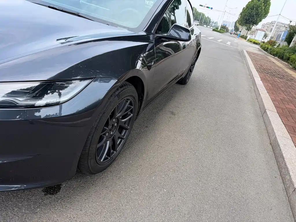 Tesla Model 3 — фото 3