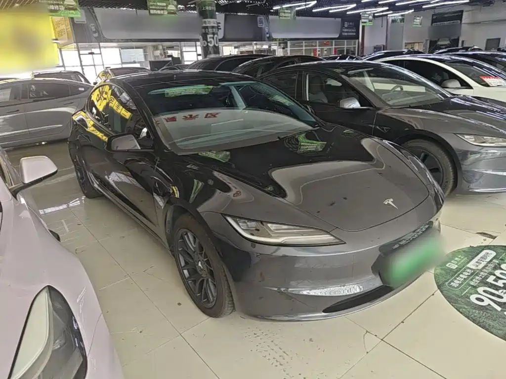 Tesla Model 3 — фото 4