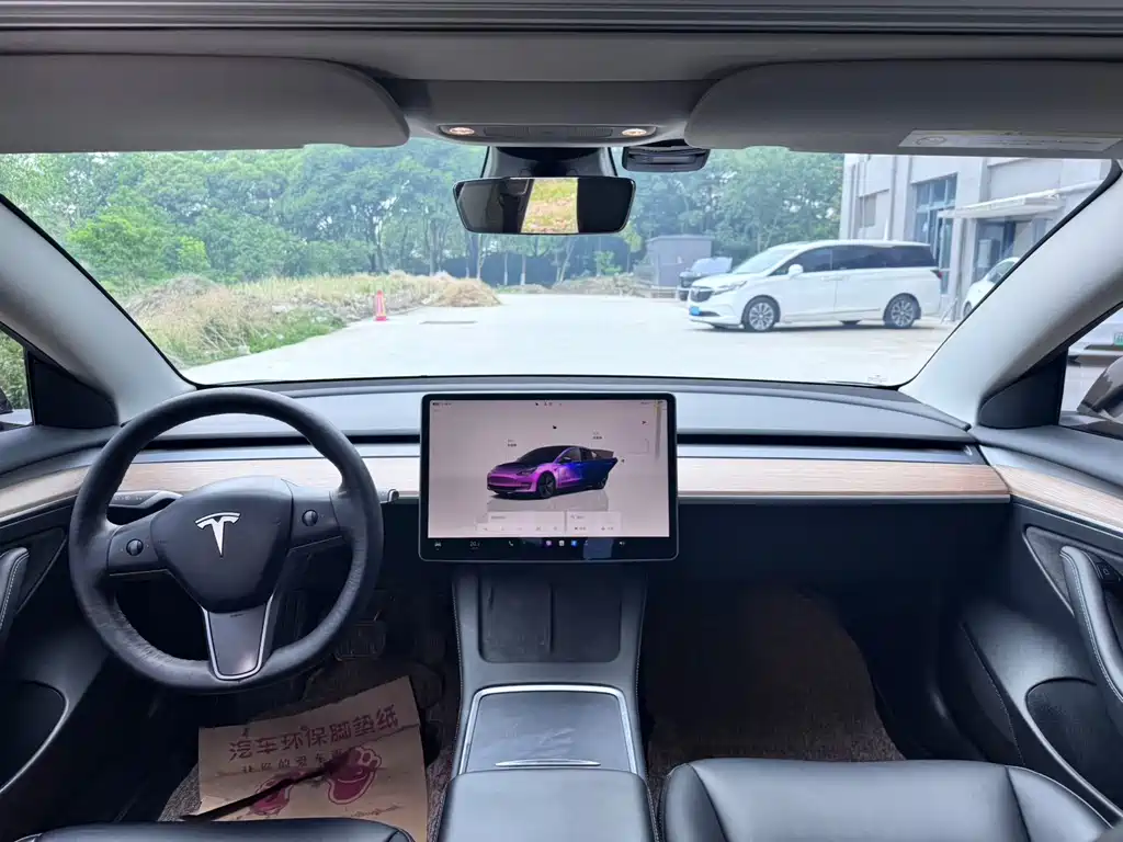Tesla Model 3 — фото 7