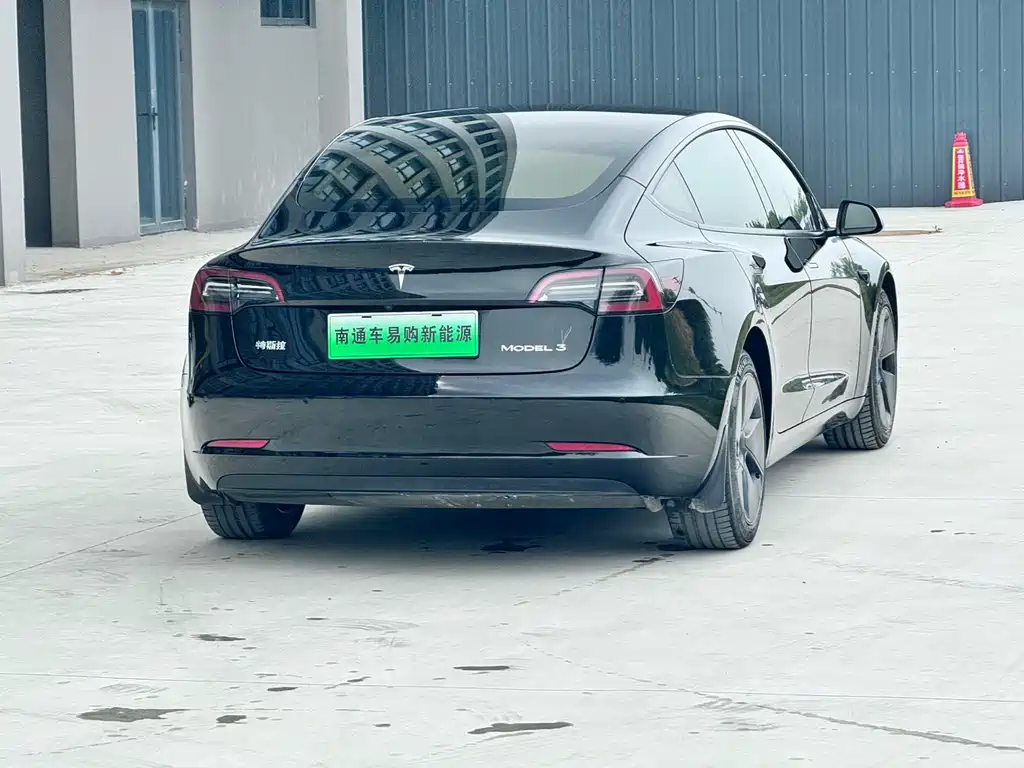 Tesla Model 3 — фото 8