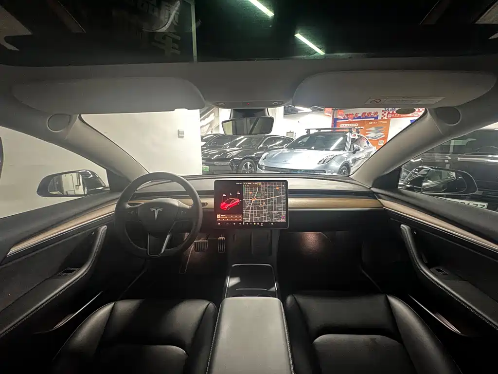 Tesla Model 3 — фото 10