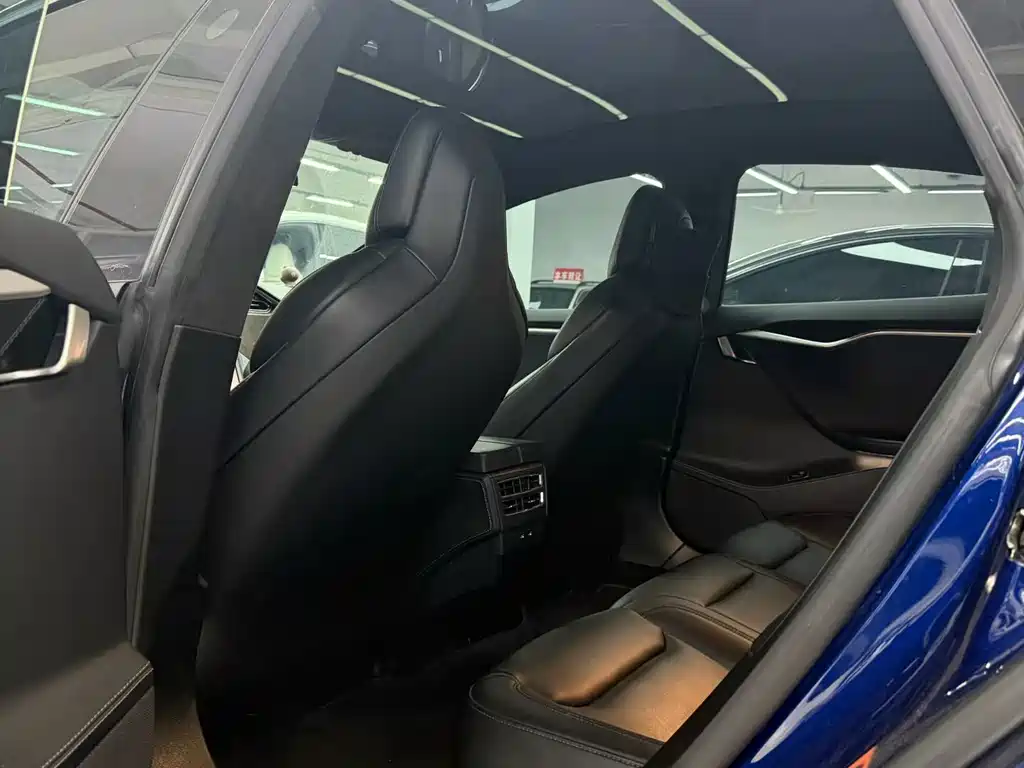 Tesla Model S — фото 3