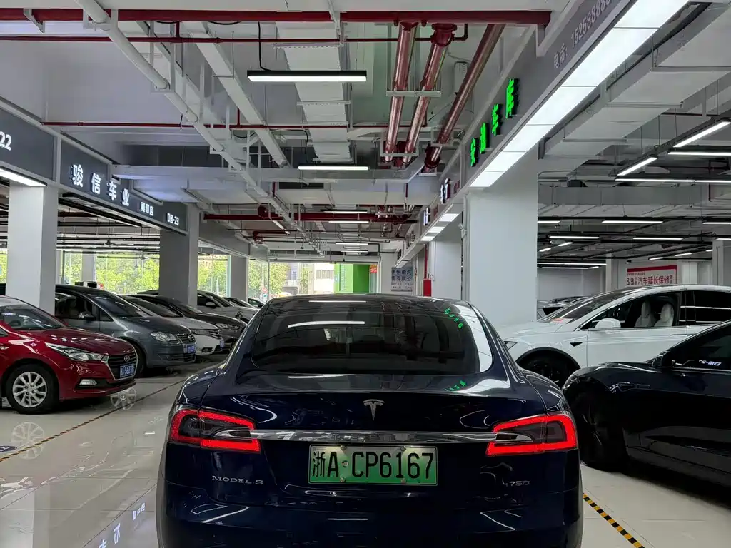 Tesla Model S — фото 8