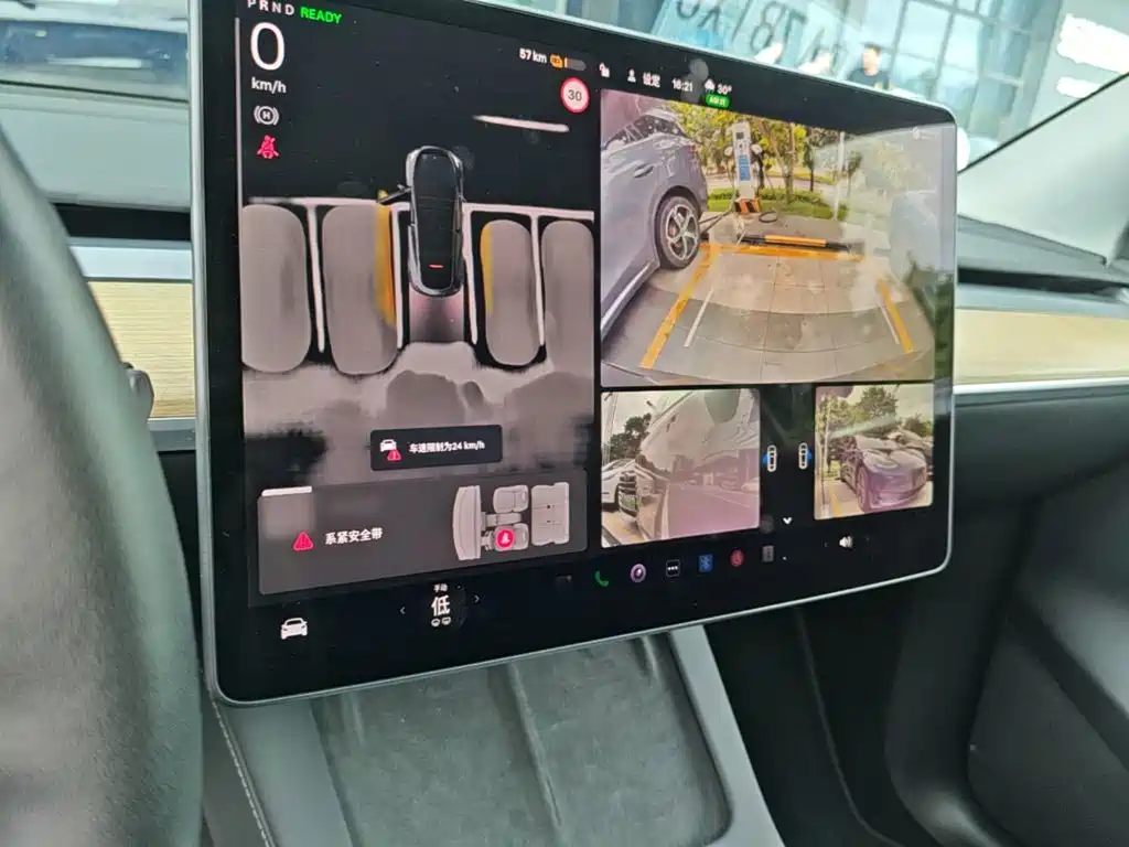 Tesla Model Y — фото 13