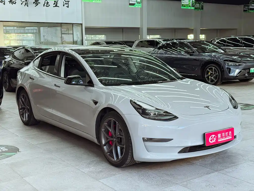 Tesla Model 3 — фото 3
