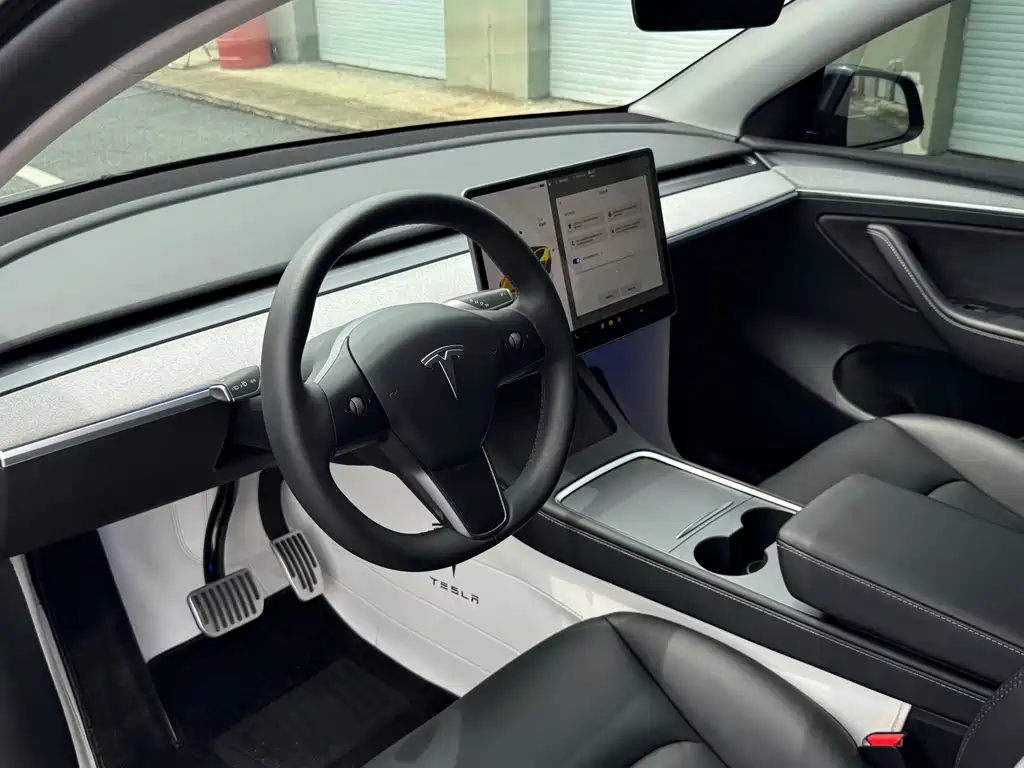 Tesla Model Y — фото 4