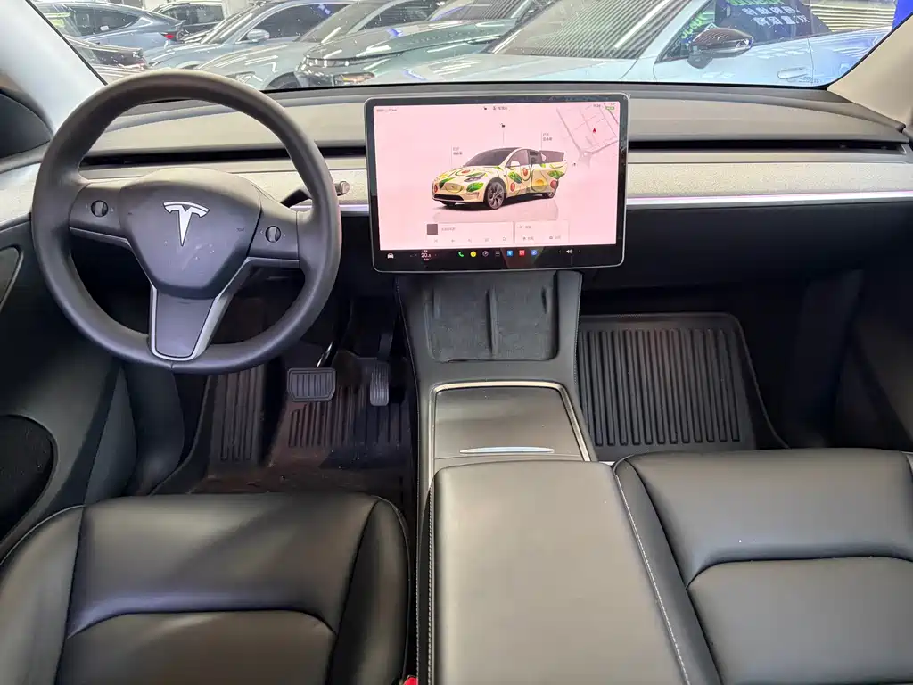 Tesla Model Y — фото 5