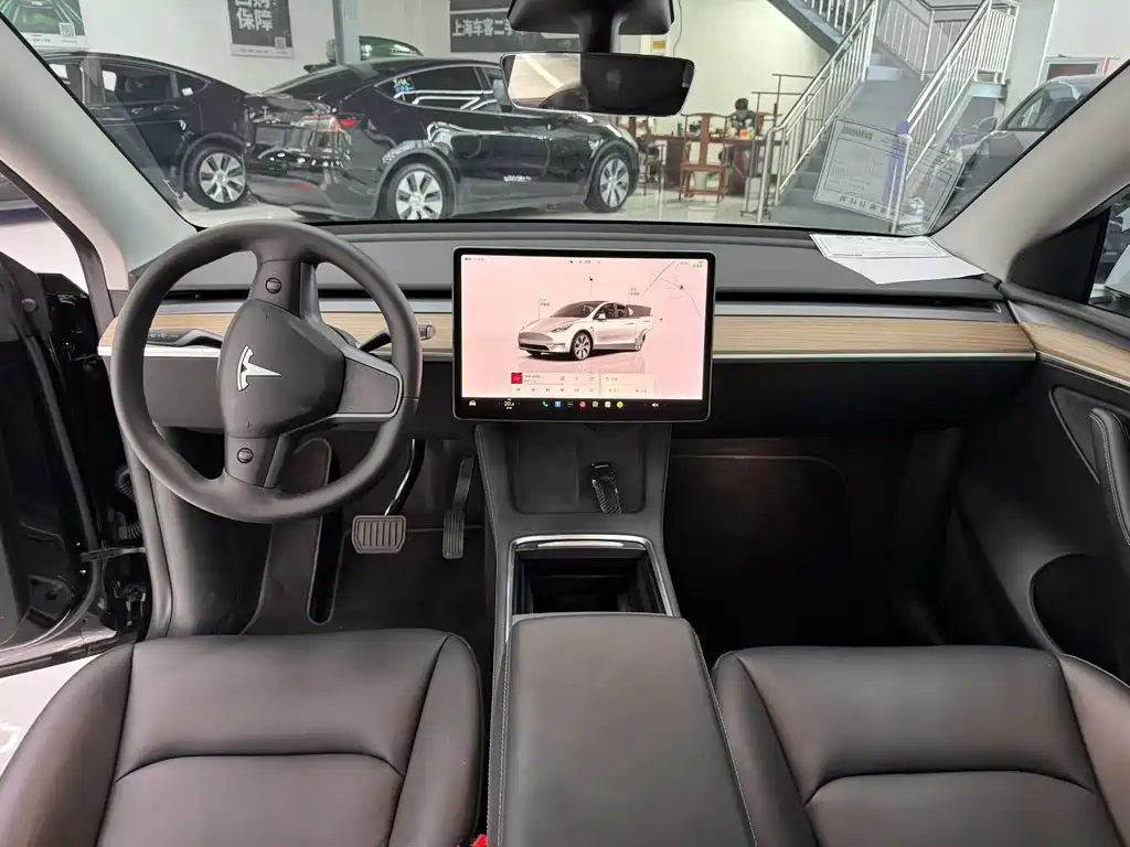 Tesla Model Y — фото 4