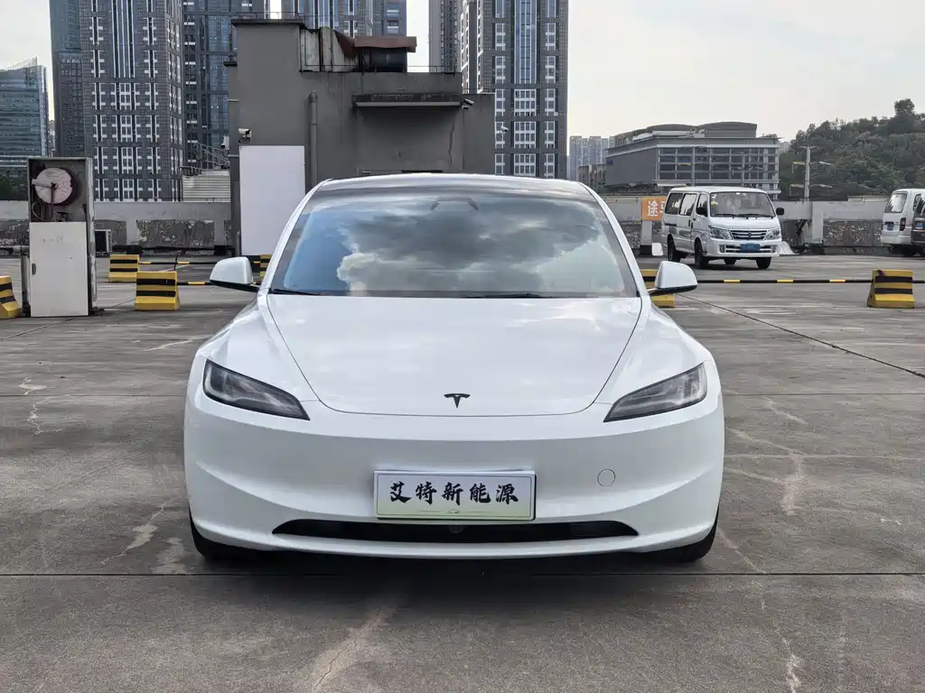 Tesla Model 3 — фото 2