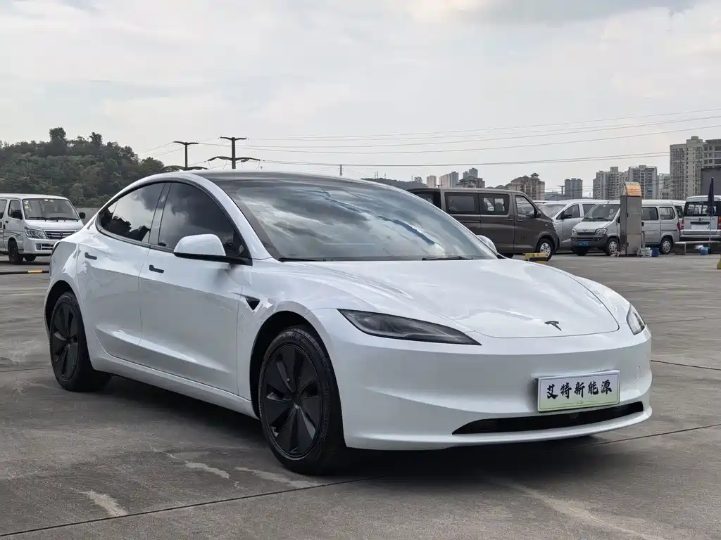 Tesla Model 3 — фото 3