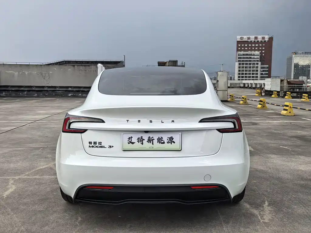 Tesla Model 3 — фото 5