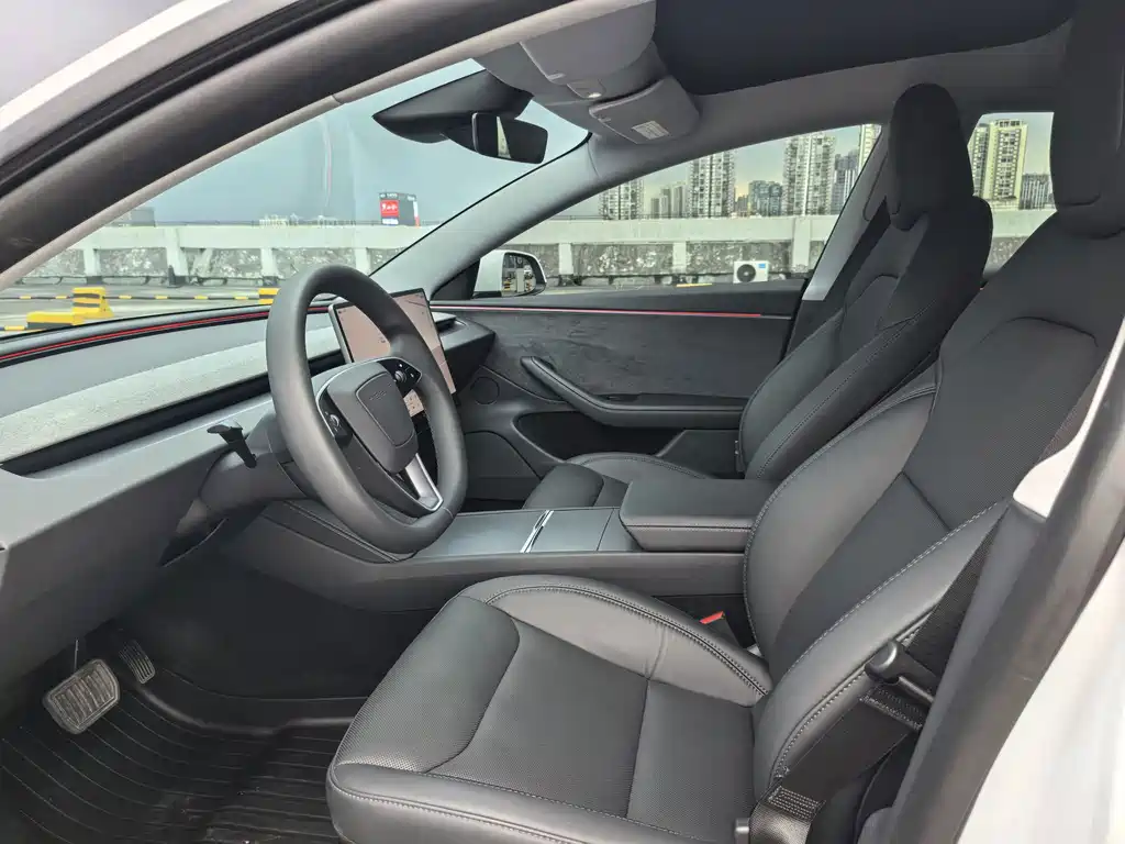 Tesla Model 3 — фото 9