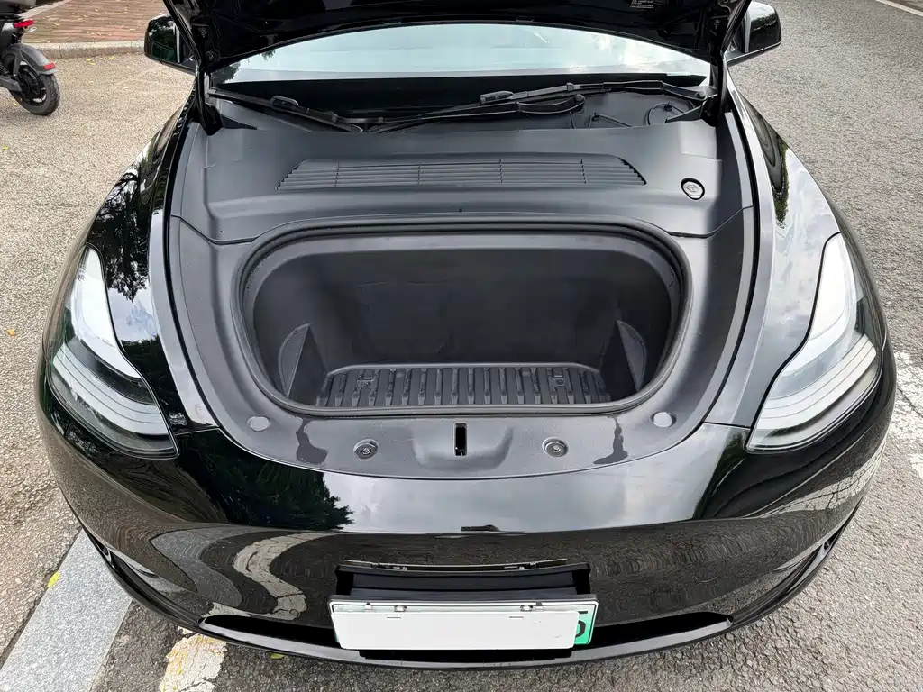 Tesla Model Y — фото 5