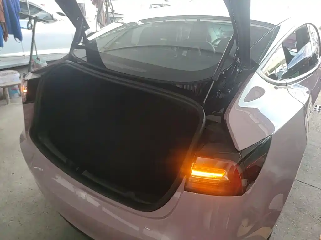 Tesla Model 3 — фото 19