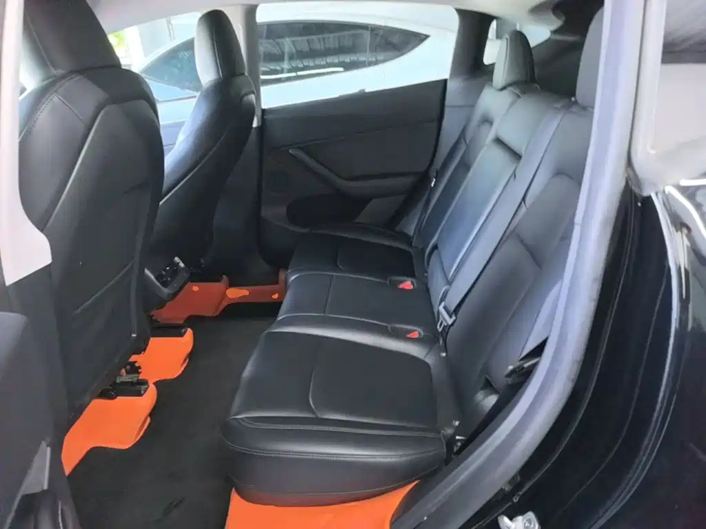 Tesla Model Y — фото 17