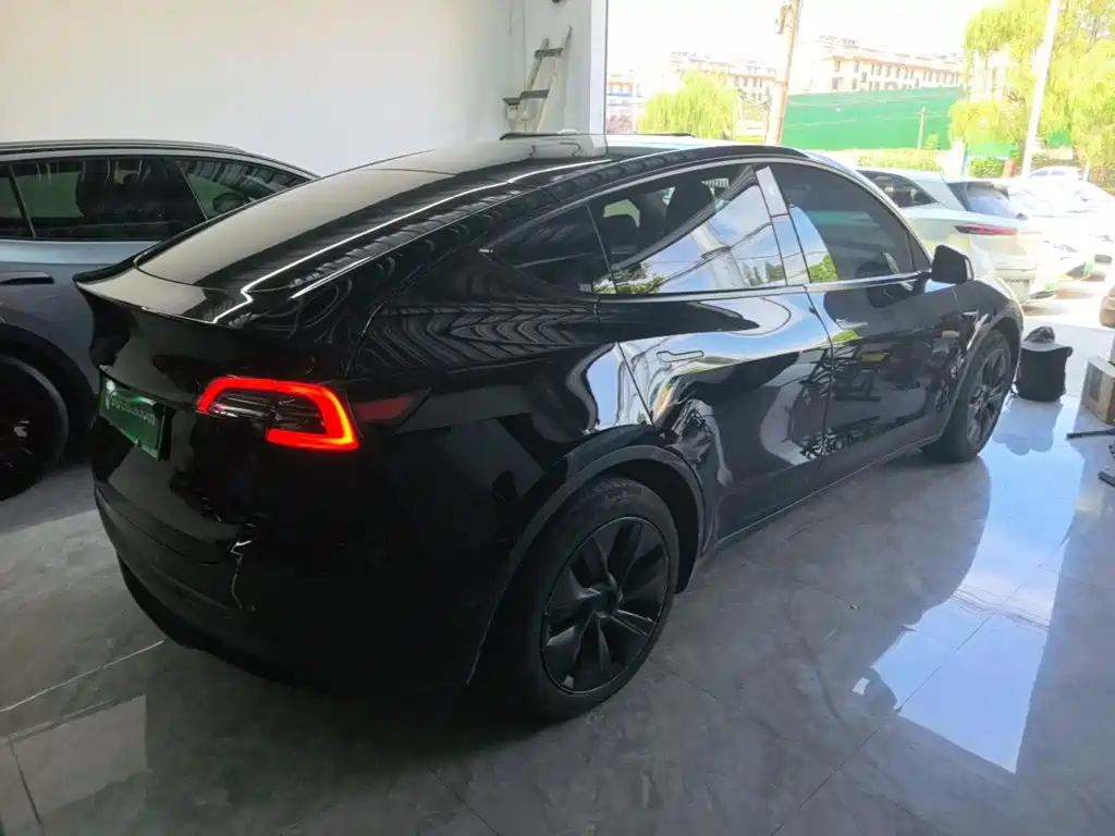 Tesla Model Y — фото 7