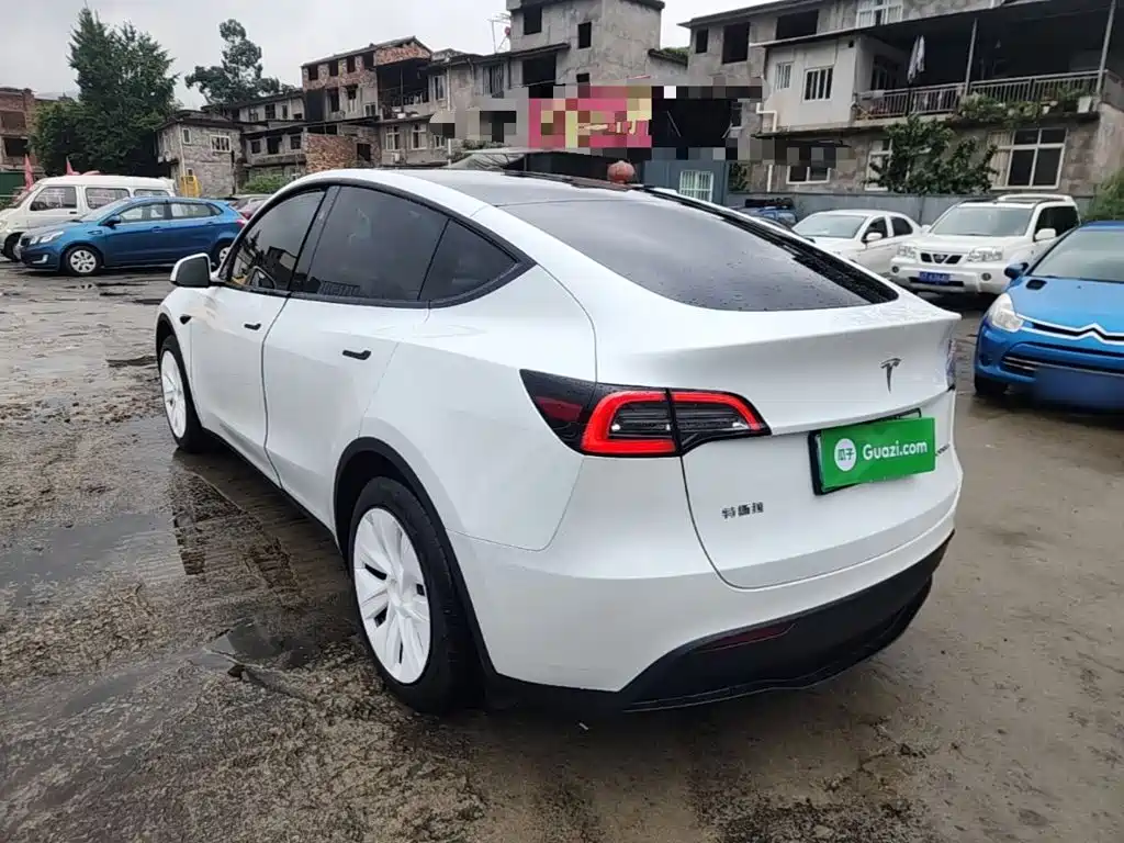 Tesla Model Y — фото 5