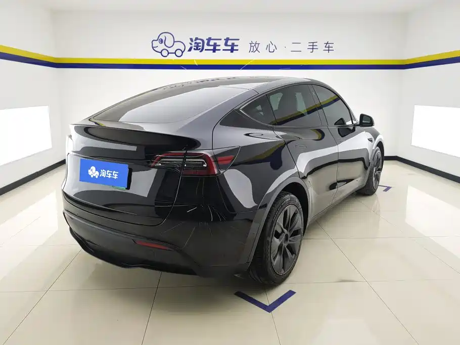 Tesla Model Y — фото 3