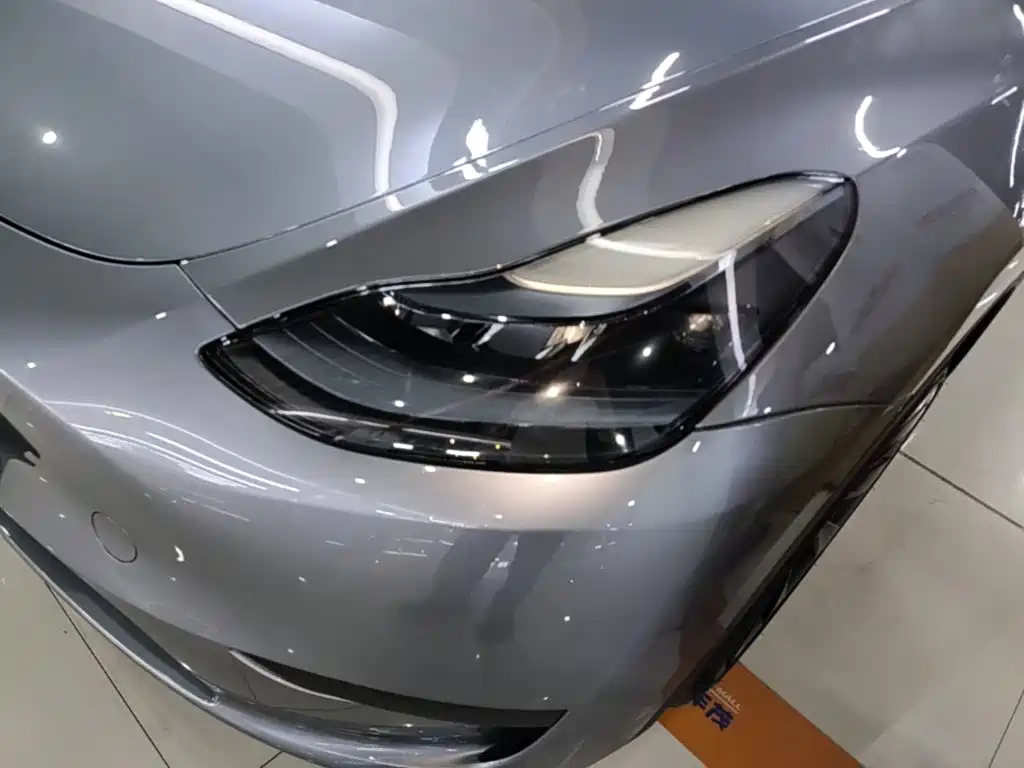 Tesla Model Y — фото 24