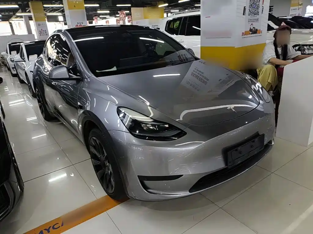 Tesla Model Y — фото 4