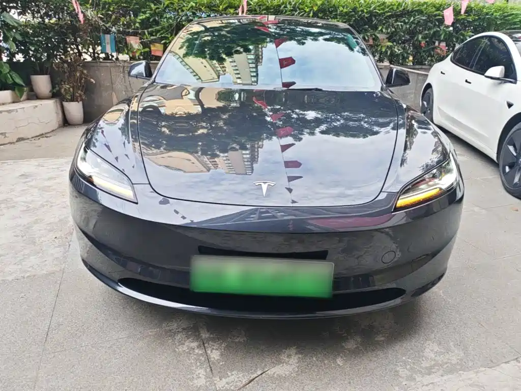 Tesla Model 3 — фото 3