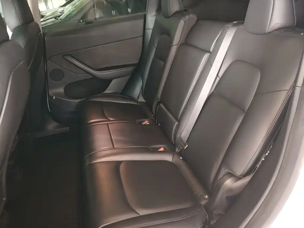 Tesla Model Y — фото 17