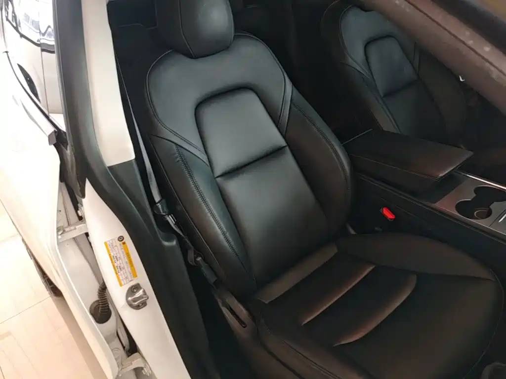 Tesla Model Y — фото 25