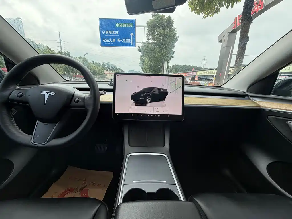 Tesla Model Y — фото 8