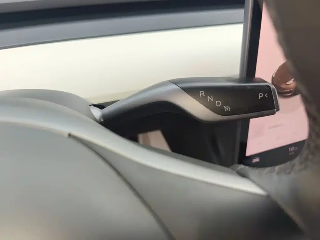 Tesla Model 3 — фото 14