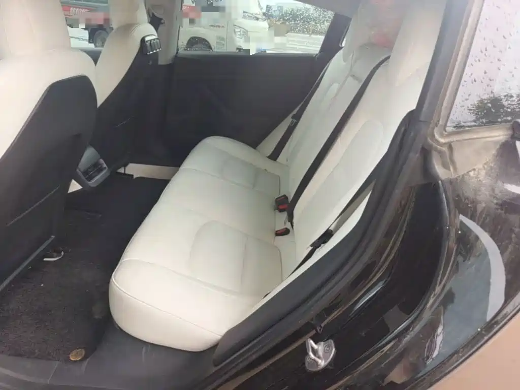 Tesla Model 3 — фото 17