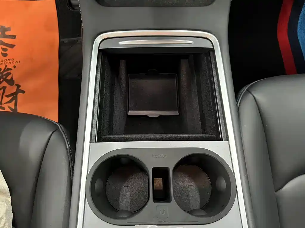 Tesla Model Y — фото 13