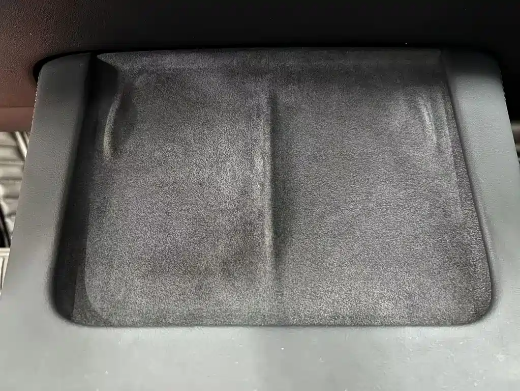Tesla Model Y — фото 17