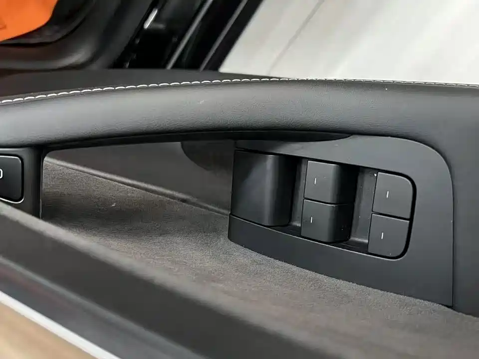Tesla Model Y — фото 19