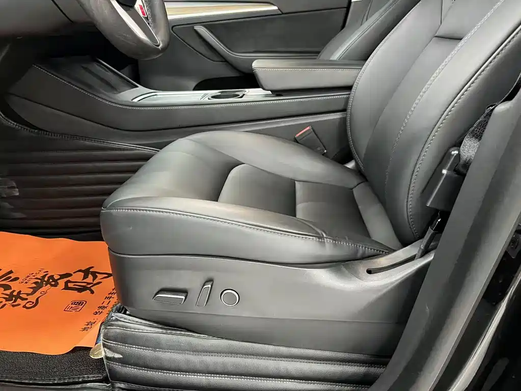 Tesla Model Y — фото 20