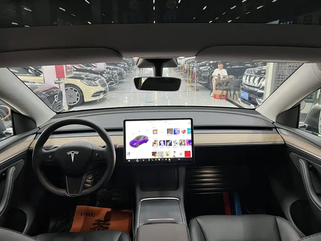 Tesla Model Y — фото 6