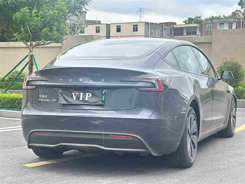 Tesla Model 3 — фото 3