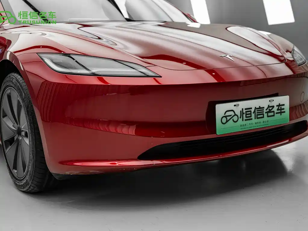 Tesla Model 3 — фото 10