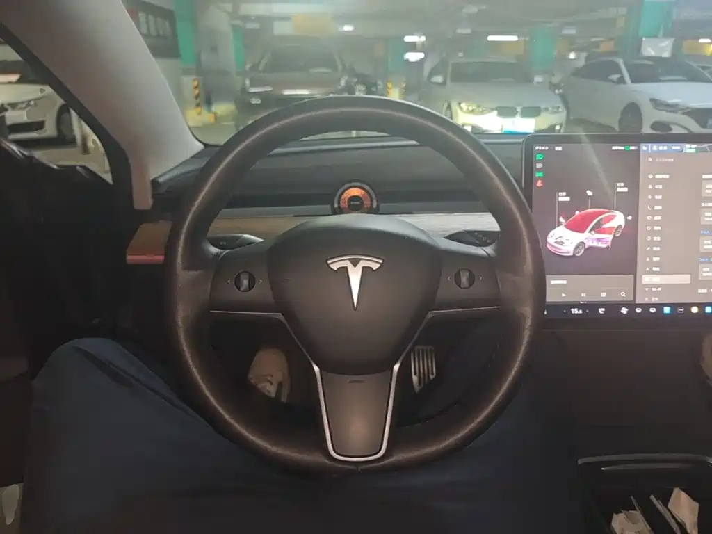 Tesla Model 3 — фото 11