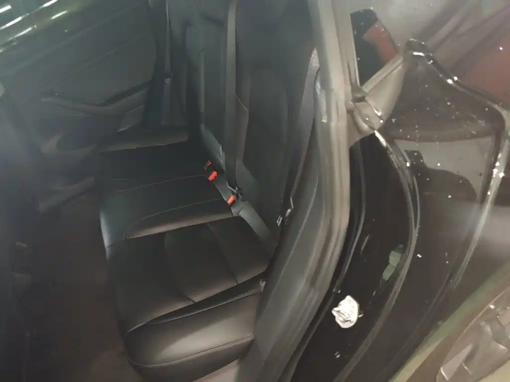 Tesla Model 3 — фото 17