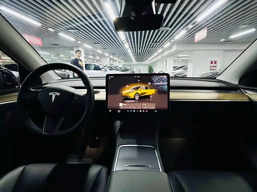 Tesla Model Y — фото 7