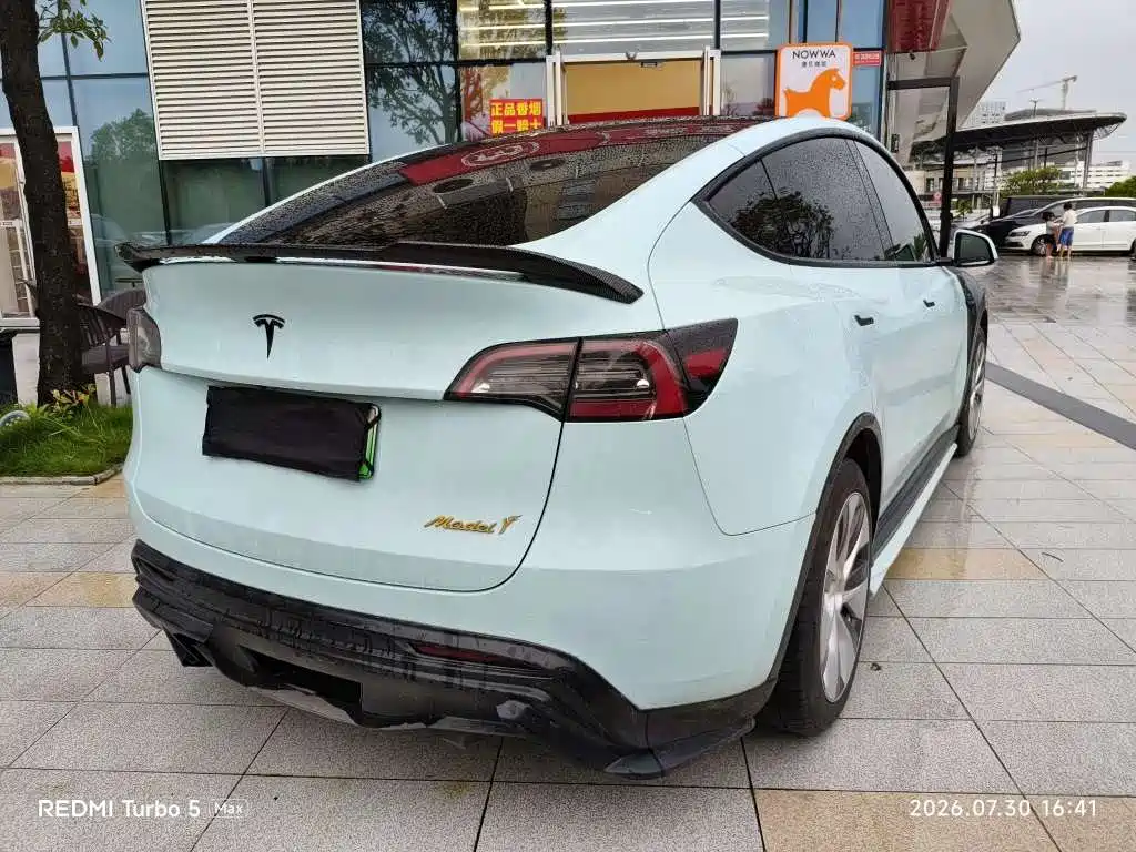 Tesla Model Y — фото 9