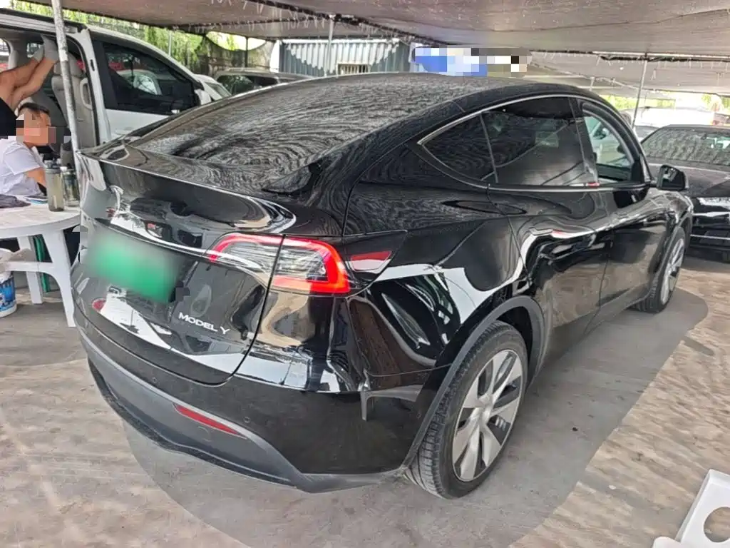 Tesla Model Y — фото 7
