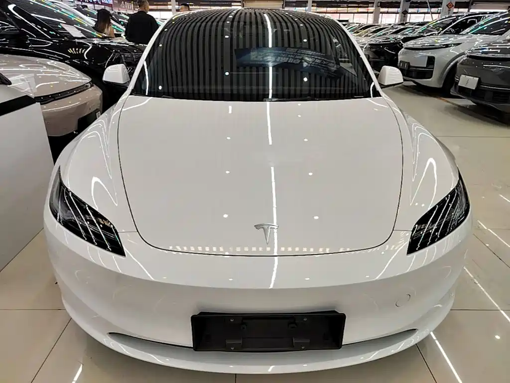 Tesla Model 3 — фото 3